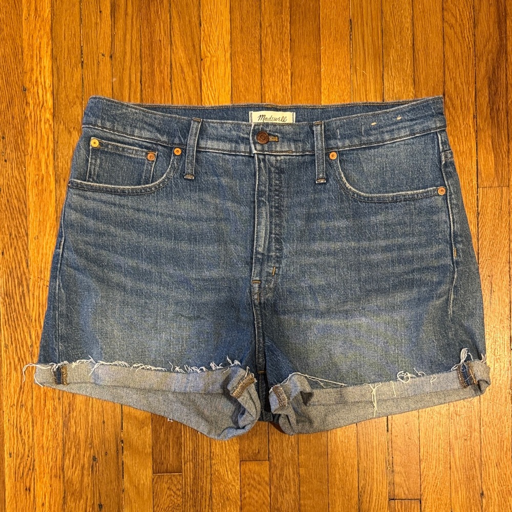 Madewell 32 high waist Distressed Rolled Hem Denim Shorts - Medium Blue